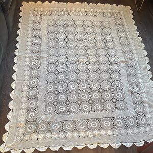 Vintage Crochet 🧶 Elegant Lace Tablecloth